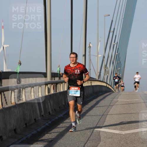 03.10.2026 - Köhlbrandbrückenlauf Strokosch-Dieckow http://msf.ph/oto/10598475 03.10.2026 09:34:03 Position 2 1097 meine-sportfotos.de