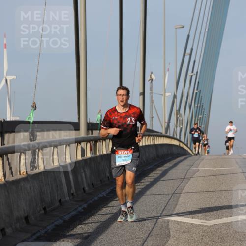 03.10.2026 - Köhlbrandbrückenlauf Strokosch-Dieckow http://msf.ph/oto/10598483 03.10.2026 09:34:03 Position 2 1097 meine-sportfotos.de