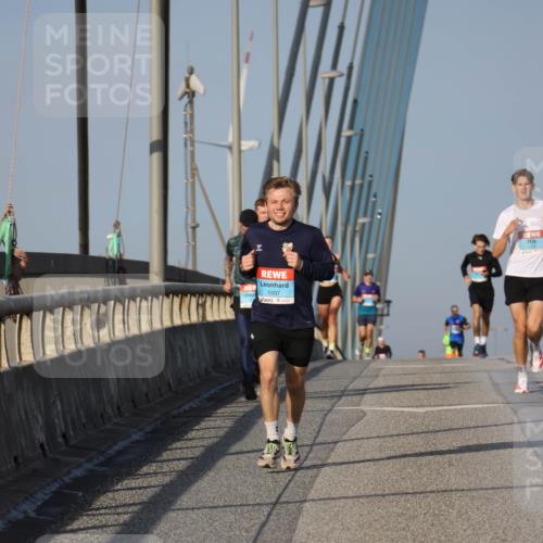 03.10.2026 - Köhlbrandbrückenlauf Strokosch-Dieckow http://msf.ph/oto/10598505 03.10.2026 09:34:15 Position 2 1007 meine-sportfotos.de