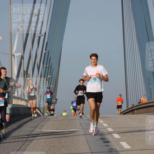 03.10.2026 - Köhlbrandbrückenlauf Strokosch-Dieckow http://msf.ph/oto/10598521 03.10.2026 09:34:18 Position 2 67, 2183, 94 meine-sportfotos.de