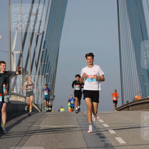 03.10.2026 - Köhlbrandbrückenlauf Strokosch-Dieckow http://msf.ph/oto/10598529 03.10.2026 09:34:18 Position 2 2183 meine-sportfotos.de