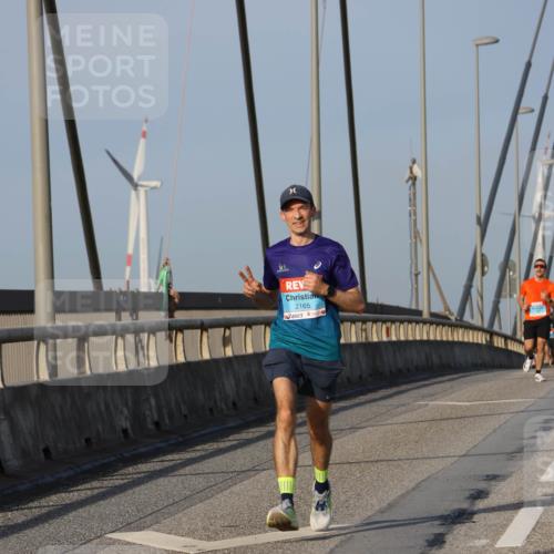 03.10.2026 - Köhlbrandbrückenlauf Strokosch-Dieckow http://msf.ph/oto/10598566 03.10.2026 09:34:35 Position 2 2165 meine-sportfotos.de