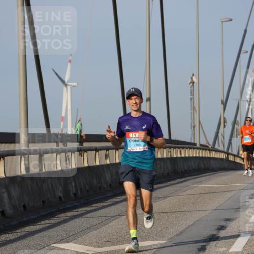 03.10.2026 - Köhlbrandbrückenlauf Strokosch-Dieckow http://msf.ph/oto/10598575 03.10.2026 09:34:35 Position 2 2165 meine-sportfotos.de
