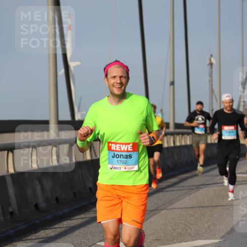 03.10.2026 - Köhlbrandbrückenlauf Strokosch-Dieckow http://msf.ph/oto/10598658 03.10.2026 09:34:54 Position 2 1702 meine-sportfotos.de