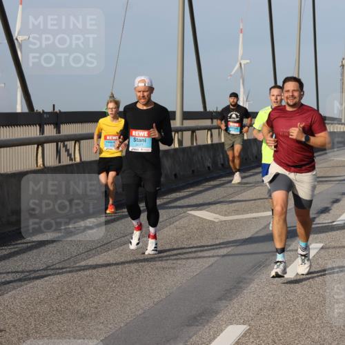 03.10.2026 - Köhlbrandbrückenlauf Strokosch-Dieckow http://msf.ph/oto/10598670 03.10.2026 09:34:58 Position 2 2077, 42, 195 meine-sportfotos.de