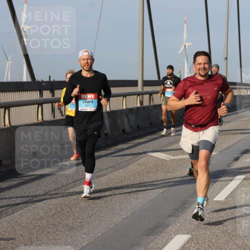 03.10.2026 - Köhlbrandbrückenlauf Strokosch-Dieckow http://msf.ph/oto/10598691 03.10.2026 09:34:58 Position 2 2077, 195 meine-sportfotos.de
