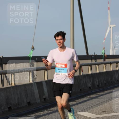 03.10.2026 - Köhlbrandbrückenlauf Strokosch-Dieckow http://msf.ph/oto/10598731 03.10.2026 09:35:08 Position 2 3803 meine-sportfotos.de