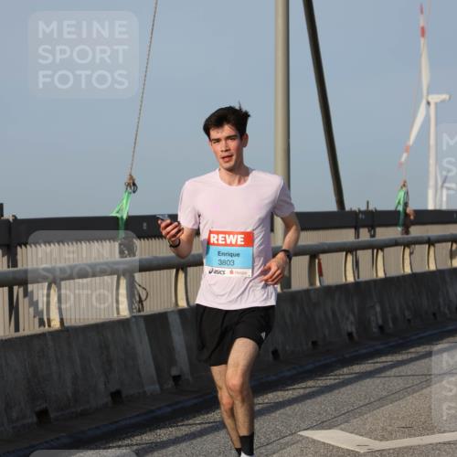 03.10.2026 - Köhlbrandbrückenlauf Strokosch-Dieckow http://msf.ph/oto/10598734 03.10.2026 09:35:08 Position 2 3803 meine-sportfotos.de