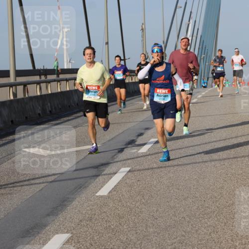 03.10.2026 - Köhlbrandbrückenlauf Strokosch-Dieckow http://msf.ph/oto/10598758 03.10.2026 09:35:12 Position 2 2166, 2130 meine-sportfotos.de