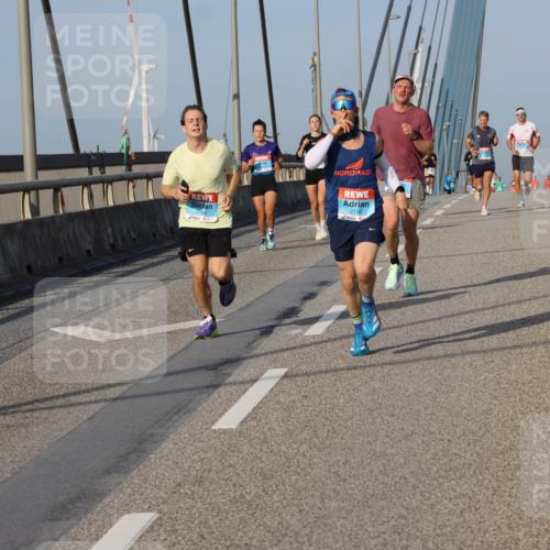 03.10.2026 - Köhlbrandbrückenlauf Strokosch-Dieckow http://msf.ph/oto/10598760 03.10.2026 09:35:12 Position 2 2166, 2130 meine-sportfotos.de
