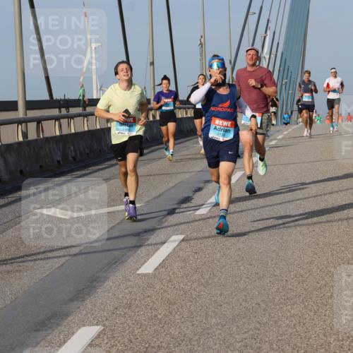 03.10.2026 - Köhlbrandbrückenlauf Strokosch-Dieckow http://msf.ph/oto/10598767 03.10.2026 09:35:13 Position 2 2166, 2130 meine-sportfotos.de