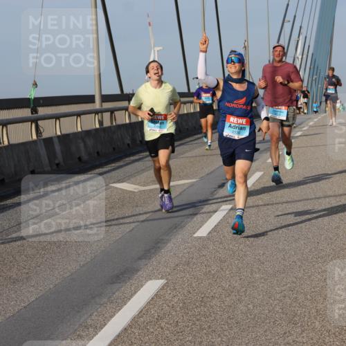 03.10.2026 - Köhlbrandbrückenlauf Strokosch-Dieckow http://msf.ph/oto/10598774 03.10.2026 09:35:13 Position 2 2130 meine-sportfotos.de