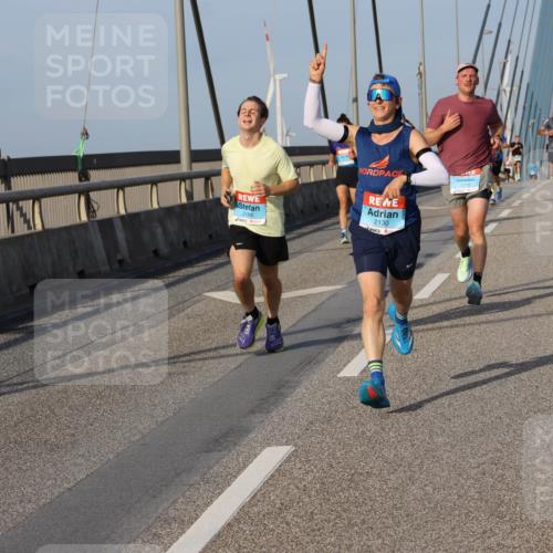 03.10.2026 - Köhlbrandbrückenlauf Strokosch-Dieckow http://msf.ph/oto/10598790 03.10.2026 09:35:14 Position 2 2166, 2130 meine-sportfotos.de