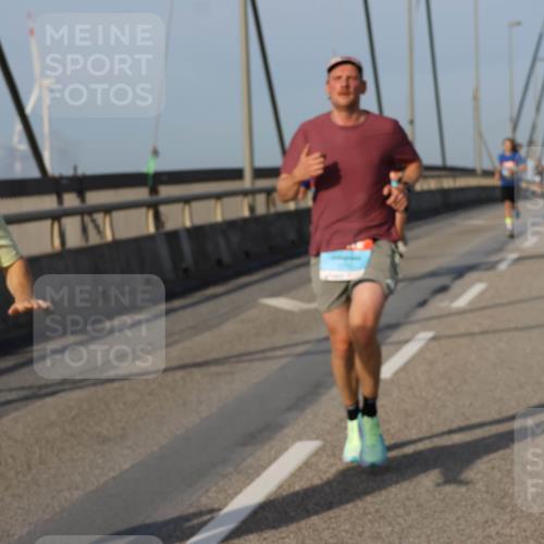 03.10.2026 - Köhlbrandbrückenlauf Strokosch-Dieckow http://msf.ph/oto/10598826 03.10.2026 09:35:16 Position 2 2100 meine-sportfotos.de