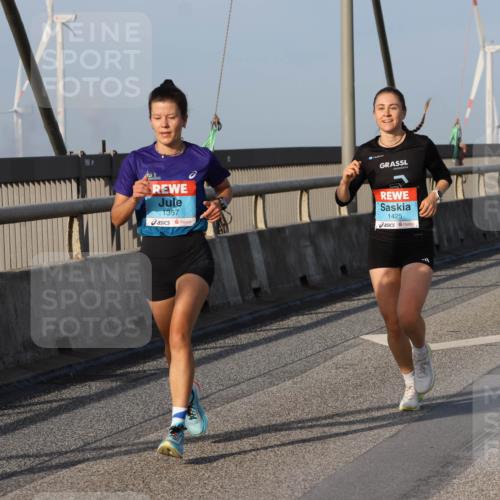 03.10.2026 - Köhlbrandbrückenlauf Strokosch-Dieckow http://msf.ph/oto/10598829 03.10.2026 09:35:18 Position 2 1357, 1425 meine-sportfotos.de