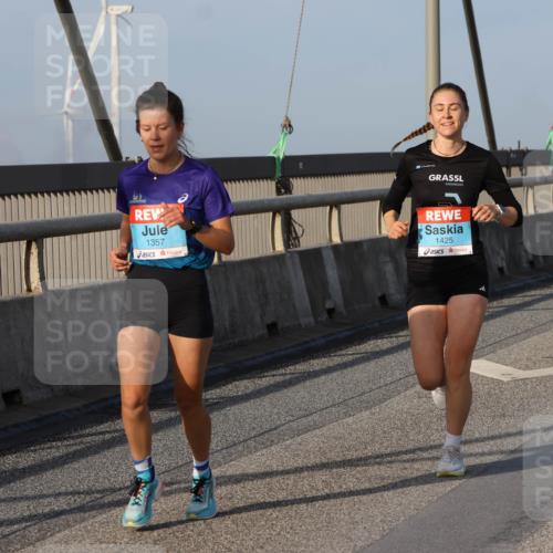 03.10.2026 - Köhlbrandbrückenlauf Strokosch-Dieckow http://msf.ph/oto/10598841 03.10.2026 09:35:18 Position 2 1357, 1425 meine-sportfotos.de
