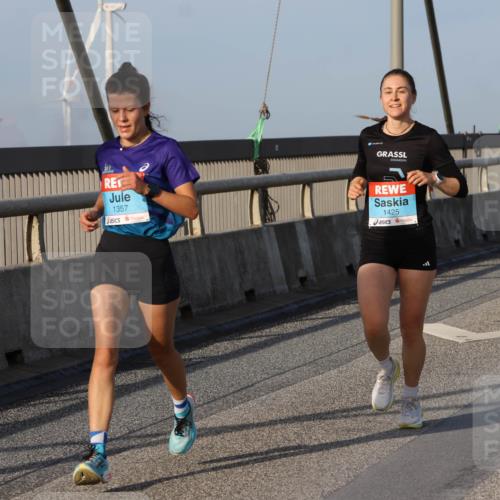 03.10.2026 - Köhlbrandbrückenlauf Strokosch-Dieckow http://msf.ph/oto/10598846 03.10.2026 09:35:18 Position 2 1357, 1425 meine-sportfotos.de