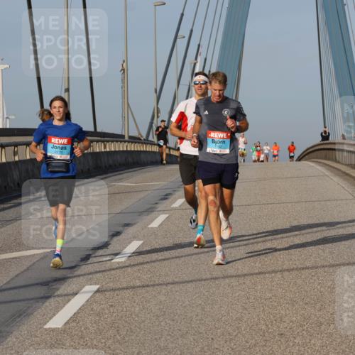 03.10.2026 - Köhlbrandbrückenlauf Strokosch-Dieckow http://msf.ph/oto/10598854 03.10.2026 09:35:20 Position 2 2278, 142, 1202 meine-sportfotos.de