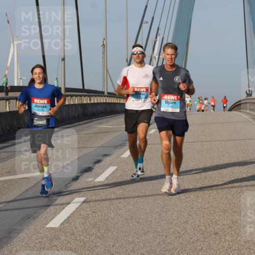 03.10.2026 - Köhlbrandbrückenlauf Strokosch-Dieckow http://msf.ph/oto/10598883 03.10.2026 09:35:21 Position 2 2278, 2125, 1142 meine-sportfotos.de