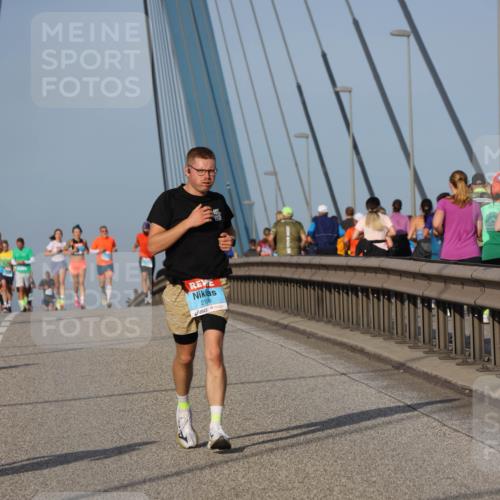 03.10.2026 - Köhlbrandbrückenlauf Strokosch-Dieckow http://msf.ph/oto/10598913 03.10.2026 09:35:33 Position 2 2158 meine-sportfotos.de