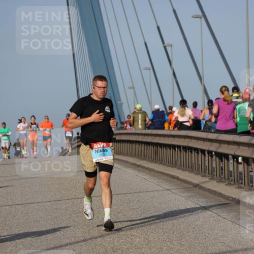 03.10.2026 - Köhlbrandbrückenlauf Strokosch-Dieckow http://msf.ph/oto/10598916 03.10.2026 09:35:33 Position 2 2158 meine-sportfotos.de