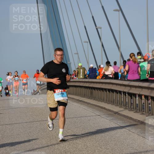 03.10.2026 - Köhlbrandbrückenlauf Strokosch-Dieckow http://msf.ph/oto/10598921 03.10.2026 09:35:33 Position 2 2158 meine-sportfotos.de