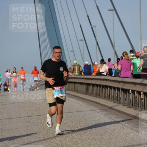 03.10.2026 - Köhlbrandbrückenlauf Strokosch-Dieckow http://msf.ph/oto/10598923 03.10.2026 09:35:33 Position 2 2158 meine-sportfotos.de
