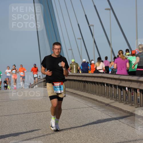03.10.2026 - Köhlbrandbrückenlauf Strokosch-Dieckow http://msf.ph/oto/10598927 03.10.2026 09:35:33 Position 2 215 meine-sportfotos.de