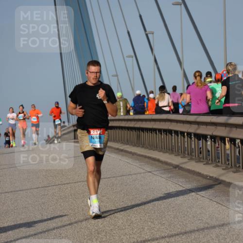 03.10.2026 - Köhlbrandbrückenlauf Strokosch-Dieckow http://msf.ph/oto/10598931 03.10.2026 09:35:33 Position 2 215 meine-sportfotos.de