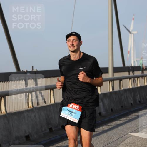 03.10.2026 - Köhlbrandbrückenlauf Strokosch-Dieckow http://msf.ph/oto/10598954 03.10.2026 09:35:39 Position 2 3708 meine-sportfotos.de