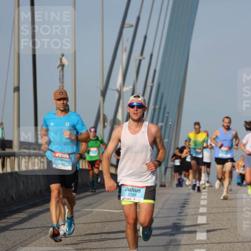 03.10.2026 - Köhlbrandbrückenlauf Strokosch-Dieckow http://msf.ph/oto/10598963 03.10.2026 09:35:43 Position 2 1261, 2108 meine-sportfotos.de