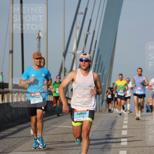 03.10.2026 - Köhlbrandbrückenlauf Strokosch-Dieckow http://msf.ph/oto/10598978 03.10.2026 09:35:43 Position 2 1261, 2108 meine-sportfotos.de