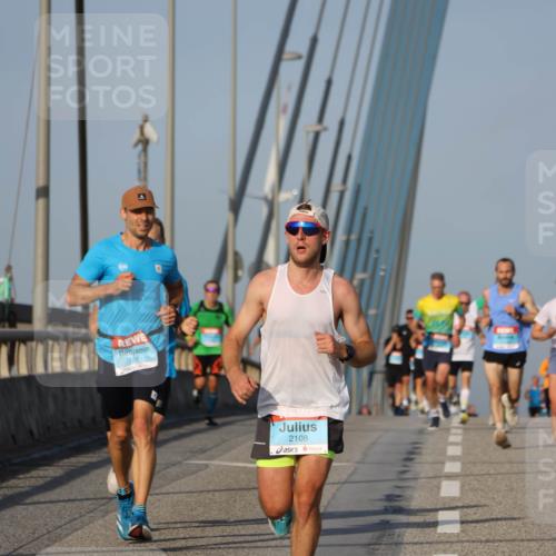 03.10.2026 - Köhlbrandbrückenlauf Strokosch-Dieckow http://msf.ph/oto/10598983 03.10.2026 09:35:44 Position 2 1261, 2108 meine-sportfotos.de