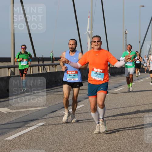 03.10.2026 - Köhlbrandbrückenlauf Strokosch-Dieckow http://msf.ph/oto/10599029 03.10.2026 09:35:53 Position 2 2149, 2355, 2155 meine-sportfotos.de