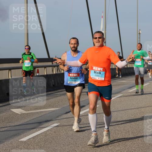 03.10.2026 - Köhlbrandbrückenlauf Strokosch-Dieckow http://msf.ph/oto/10600759 03.10.2026 09:35:53 Position 2 2149, 2355, 2155 meine-sportfotos.de