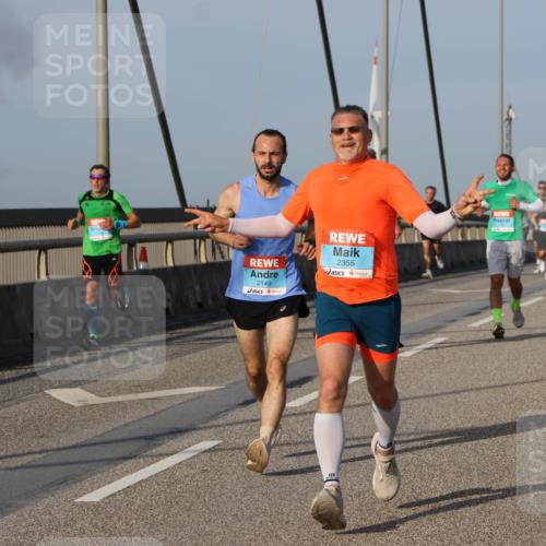 03.10.2026 - Köhlbrandbrückenlauf Strokosch-Dieckow http://msf.ph/oto/10600769 03.10.2026 09:35:53 Position 2 2149, 2355, 2155 meine-sportfotos.de