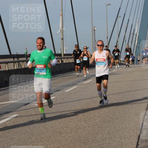 03.10.2026 - Köhlbrandbrückenlauf Strokosch-Dieckow http://msf.ph/oto/10600791 03.10.2026 09:35:57 Position 2 1760, 2195 meine-sportfotos.de