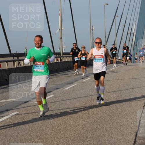 03.10.2026 - Köhlbrandbrückenlauf Strokosch-Dieckow http://msf.ph/oto/10600797 03.10.2026 09:35:57 Position 2 1760, 2195 meine-sportfotos.de