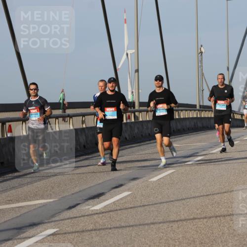 03.10.2026 - Köhlbrandbrückenlauf Strokosch-Dieckow http://msf.ph/oto/10600877 03.10.2026 09:36:05 Position 2  meine-sportfotos.de