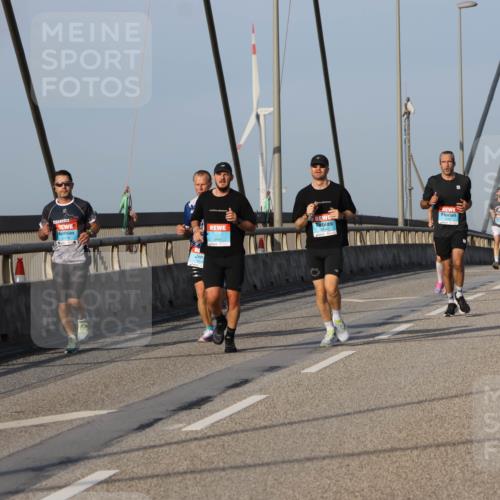 03.10.2026 - Köhlbrandbrückenlauf Strokosch-Dieckow http://msf.ph/oto/10600881 03.10.2026 09:36:05 Position 2 2656 meine-sportfotos.de