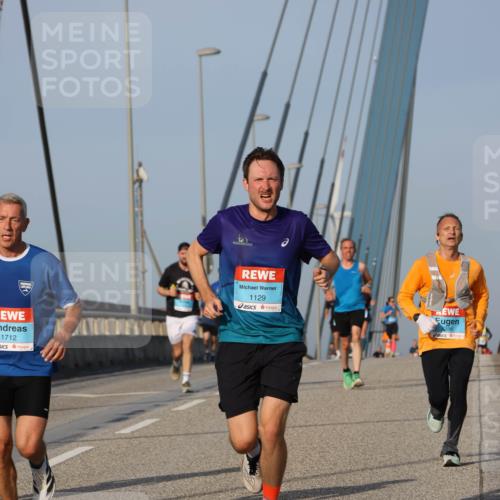 03.10.2026 - Köhlbrandbrückenlauf Strokosch-Dieckow http://msf.ph/oto/10600947 03.10.2026 09:36:12 Position 2 1712, 1129 meine-sportfotos.de
