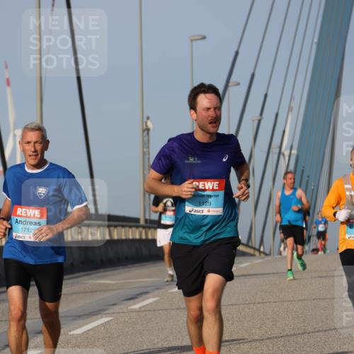 03.10.2026 - Köhlbrandbrückenlauf Strokosch-Dieckow http://msf.ph/oto/10600984 03.10.2026 09:36:13 Position 2 1712, 1129 meine-sportfotos.de