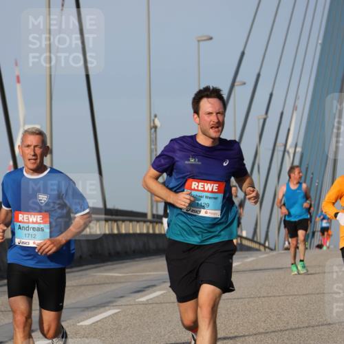 03.10.2026 - Köhlbrandbrückenlauf Strokosch-Dieckow http://msf.ph/oto/10600994 03.10.2026 09:36:13 Position 2 1712, 1129 meine-sportfotos.de