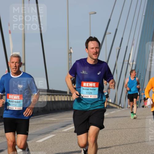03.10.2026 - Köhlbrandbrückenlauf Strokosch-Dieckow http://msf.ph/oto/10601001 03.10.2026 09:36:13 Position 2 1129, 1712 meine-sportfotos.de