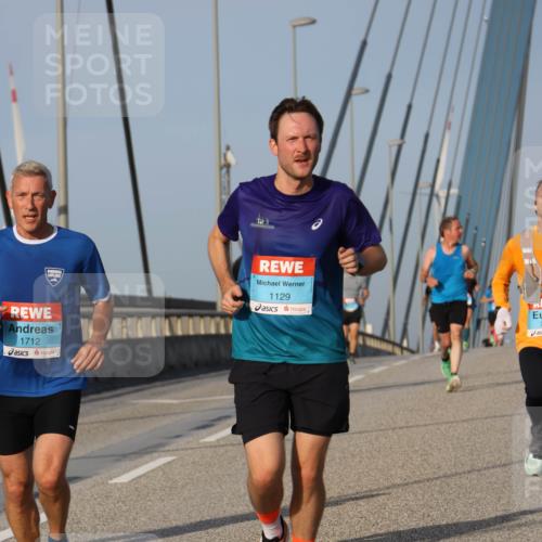03.10.2026 - Köhlbrandbrückenlauf Strokosch-Dieckow http://msf.ph/oto/10601006 03.10.2026 09:36:13 Position 2 1712, 1129 meine-sportfotos.de