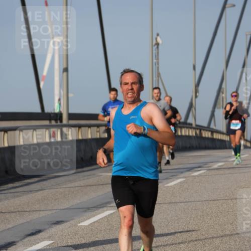 03.10.2026 - Köhlbrandbrückenlauf Strokosch-Dieckow http://msf.ph/oto/10601021 03.10.2026 09:36:19 Position 2  meine-sportfotos.de