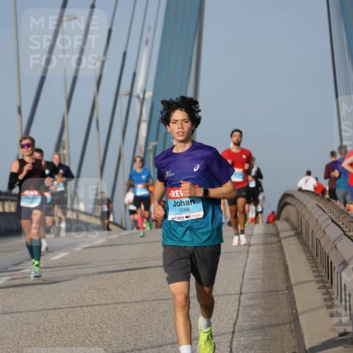 03.10.2026 - Köhlbrandbrückenlauf Strokosch-Dieckow http://msf.ph/oto/10601068 03.10.2026 09:36:22 Position 2 1288 meine-sportfotos.de