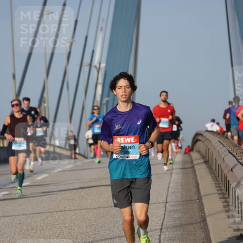 03.10.2026 - Köhlbrandbrückenlauf Strokosch-Dieckow http://msf.ph/oto/10601085 03.10.2026 09:36:22 Position 2 1288 meine-sportfotos.de