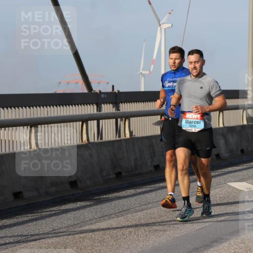 03.10.2026 - Köhlbrandbrückenlauf Strokosch-Dieckow http://msf.ph/oto/10601094 03.10.2026 09:36:28 Position 2 2206 meine-sportfotos.de