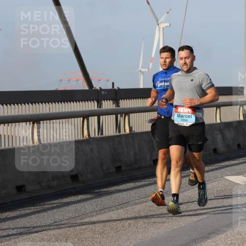 03.10.2026 - Köhlbrandbrückenlauf Strokosch-Dieckow http://msf.ph/oto/10601098 03.10.2026 09:36:28 Position 2 2206, 2208 meine-sportfotos.de